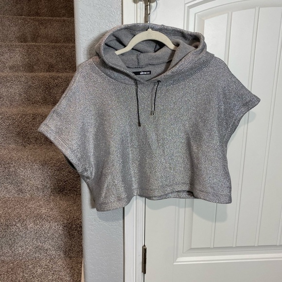 ULTRACOR CROPPED Metallic silver short sleeve HOODIE - Picture 1 of 7